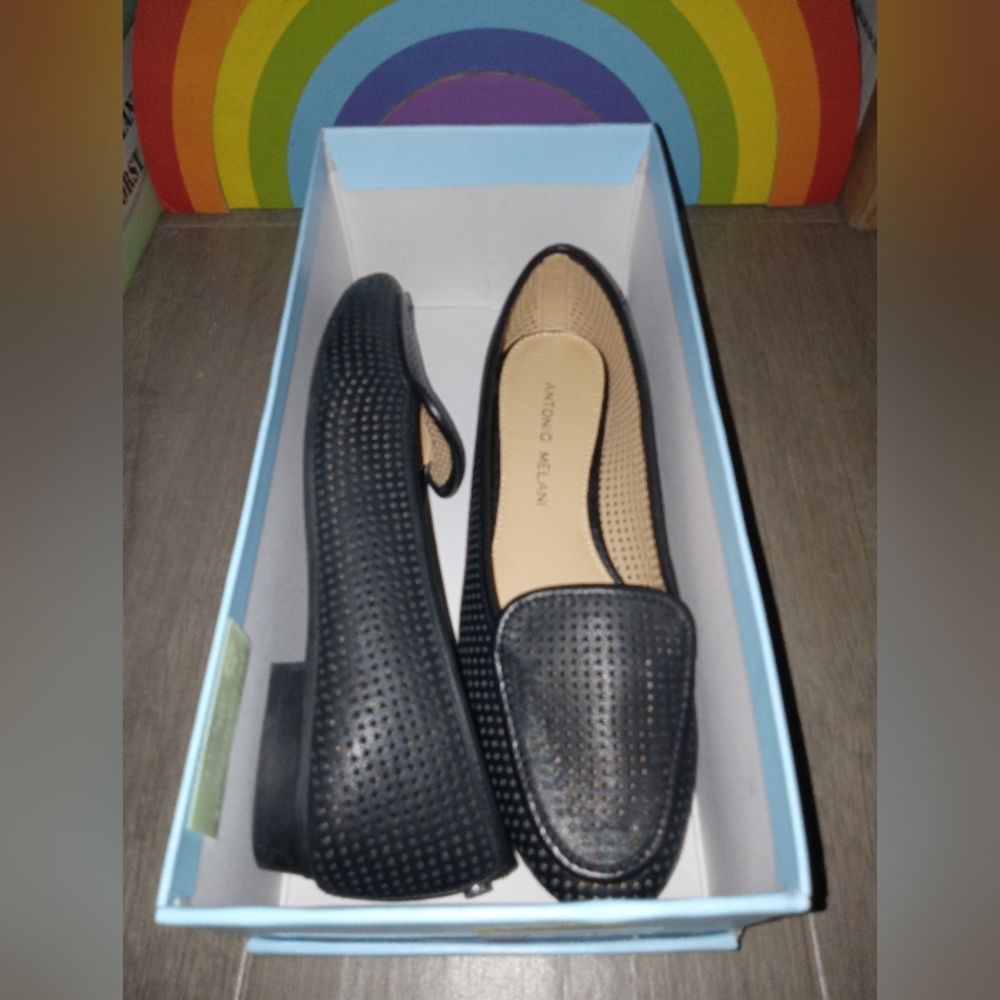NWT Antonio Melani Bess Black Leather Flats Womens Size 6M